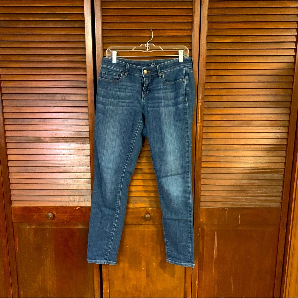 LOFT Curvy Mid Rise Skinny Jeans in Classic Indigo Wash